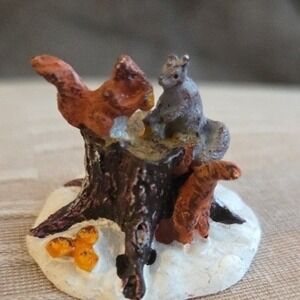 Lemax Chipmunks/Tree Stump Squirrel Christmas Village No Box